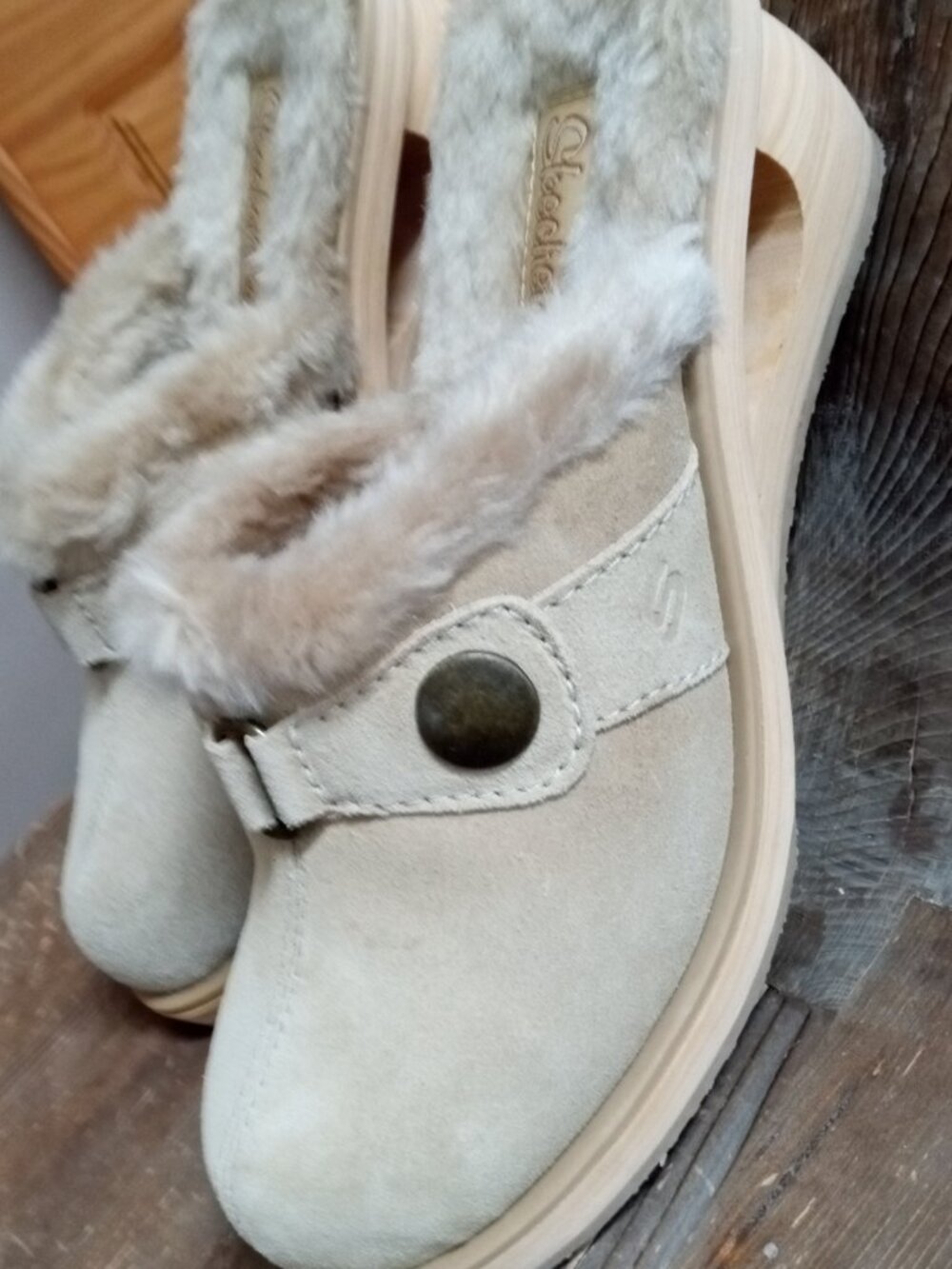 Skechers NEW Tan Suede  Clog Slip On Women's 7